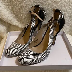 INC black and white round tie heels